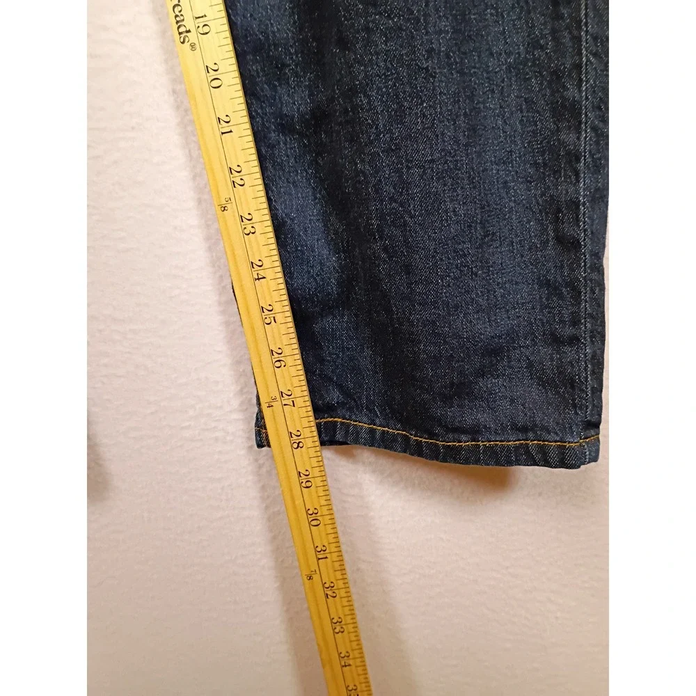 Levis slip into